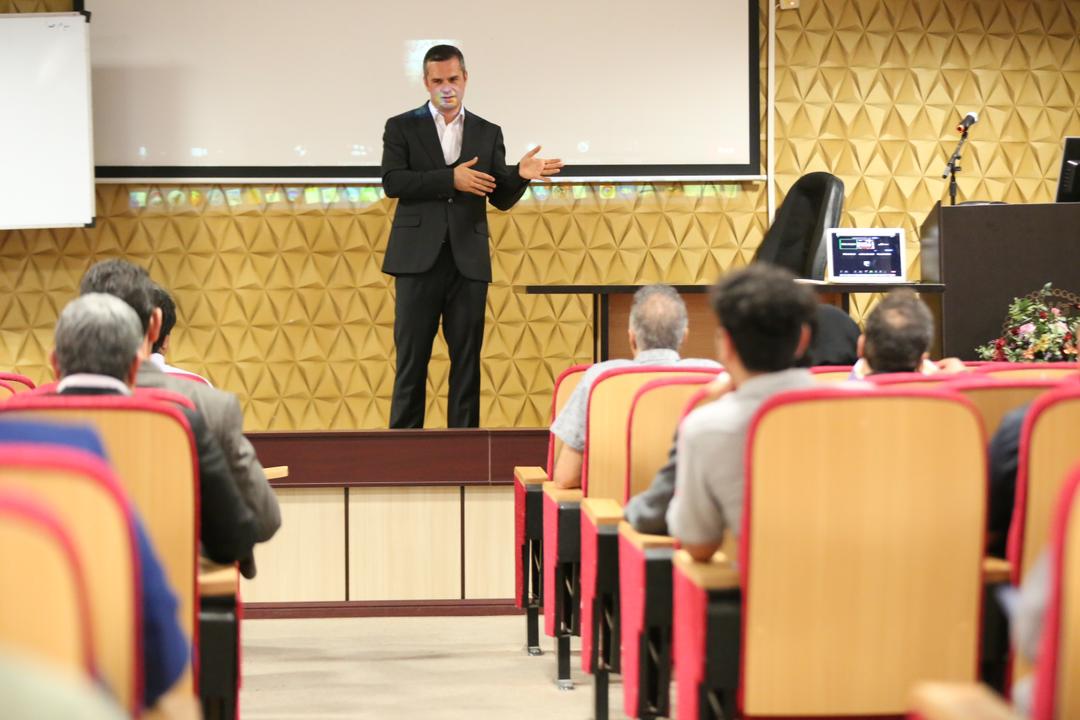 48 قانون قدرت